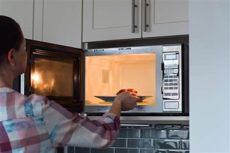 Top 10 Affordable Microwaves for 2024: Budget-Friendly Picks for Every Kitchen